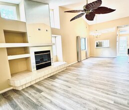 4399 Brooker Creek Dr in Palm Harbor, FL - Foto de edificio - Building Photo