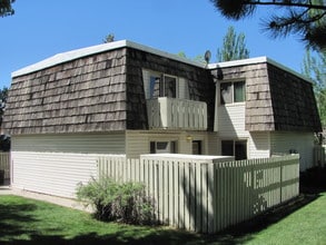 306 Van Buren St, Unit 1 in Rock Springs, WY - Foto de edificio - Building Photo