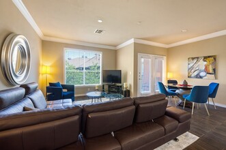 2400 McCue Rd, Unit 413 in Houston, TX - Building Photo - Building Photo
