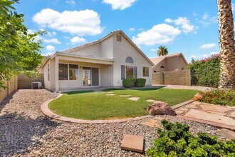 217 S Crosscreek Dr in Chandler, AZ - Building Photo - Building Photo
