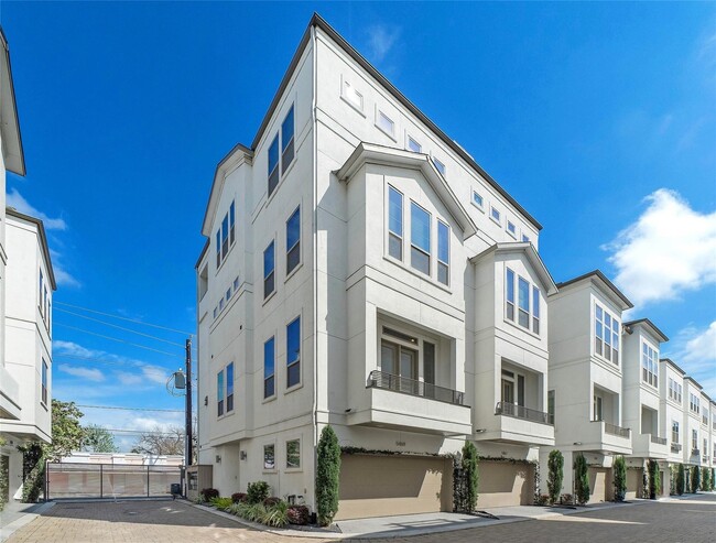 property at 5469 Larkin St