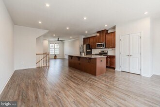 18191 Red Mulberry Rd in Dumfries, VA - Building Photo - Building Photo