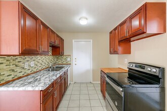 9726 Hidden Cross in San Antonio, TX - Building Photo - Building Photo