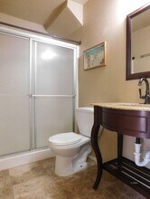 616 W Graaf Ave, Unit 2 in Ridgecrest, CA - Foto de edificio - Building Photo