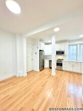 121 Park Dr in Boston, MA - Foto de edificio - Building Photo