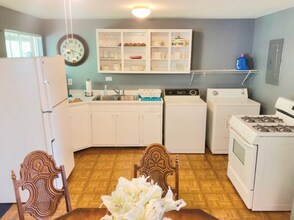 5914 Harshmanville Rd in Dayton, OH - Building Photo - Building Photo