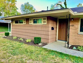 765 Stinchcomb Dr in Columbus, OH - Foto de edificio - Building Photo