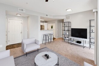 Equestrian in Tucson, AZ - Foto de edificio - Interior Photo