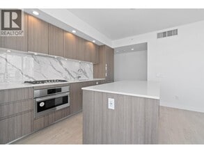 6463 Silver Ave in Burnaby, BC - Building Photo - Building Photo