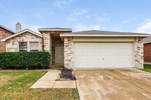 3520 Clydesdale Dr in Denton, TX - Building Photo