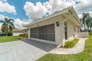 33 Caddy Rd in Rotonda West, FL - Building Photo
