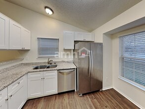 7938 Dolmen Dr in Blacklick, OH - Foto de edificio - Building Photo