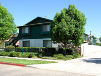 1404 W Stoneridge Ct in Ontario, CA - Building Photo - Building Photo