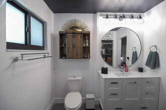 8356 NW 37th Pl in Sunrise, FL - Building Photo - Building Photo