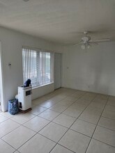 3870 NE 22nd Way, Unit #23 in Lighthouse Point, FL - Foto de edificio - Building Photo