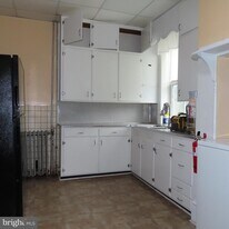 103 N Earl St in Shippensburg, PA - Building Photo