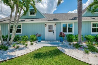 1100 Point of Rocks Rd in Sarasota, FL - Building Photo - Building Photo