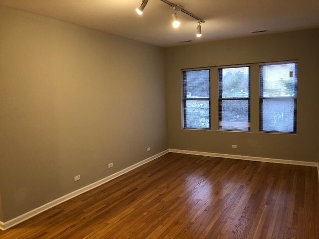 3217 W Cullom Ave in Chicago, IL - Building Photo - Building Photo