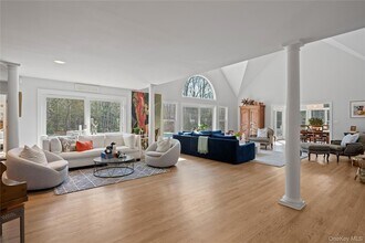 38 Pheasant Run in Quogue, NY - Building Photo - Building Photo