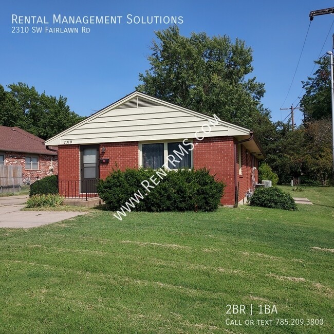 2310 SW Fairlawn Rd in Topeka, KS - Building Photo - Building Photo