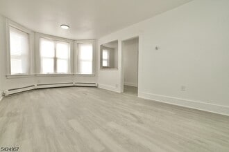 11 Howard Pl in Belleville, NJ - Building Photo - Building Photo