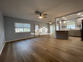 110 Gloucester Blvd in Sun City Center, FL - Foto de edificio - Building Photo