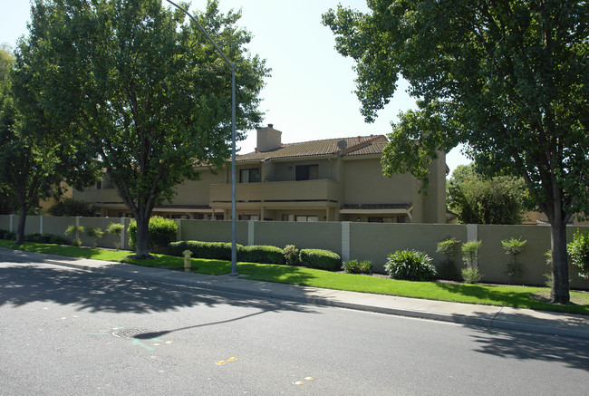 Normandy Park Condo in Modesto, CA - Building Photo - Building Photo