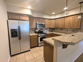 407 NW 25th St in Redmond, OR - Building Photo - Building Photo