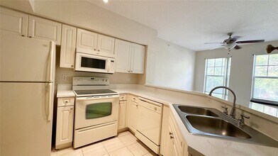 6704 W Sample Rd in Coral Springs, FL - Building Photo - Building Photo