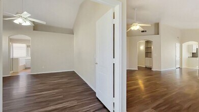 13132 W Sheridan St in Goodyear, AZ - Building Photo - Building Photo