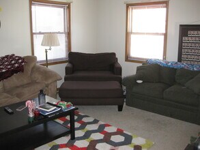 330 S Lucas St in Iowa City, IA - Building Photo - Building Photo