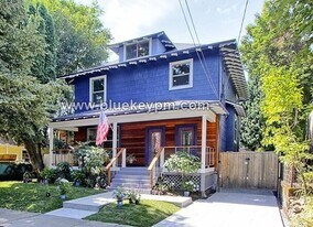 215 NE 30th Ave in Portland, OR - Building Photo