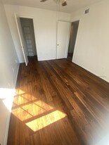 104 N Heights Dr, Unit 4 in Crowley, TX - Building Photo