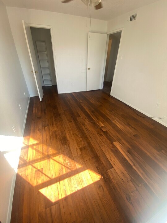 104 N Heights Dr, Unit 4 in Crowley, TX - Building Photo