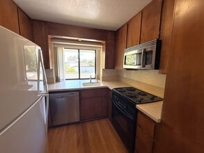 30 Woodstock Ct in San Rafael, CA - Building Photo - Building Photo