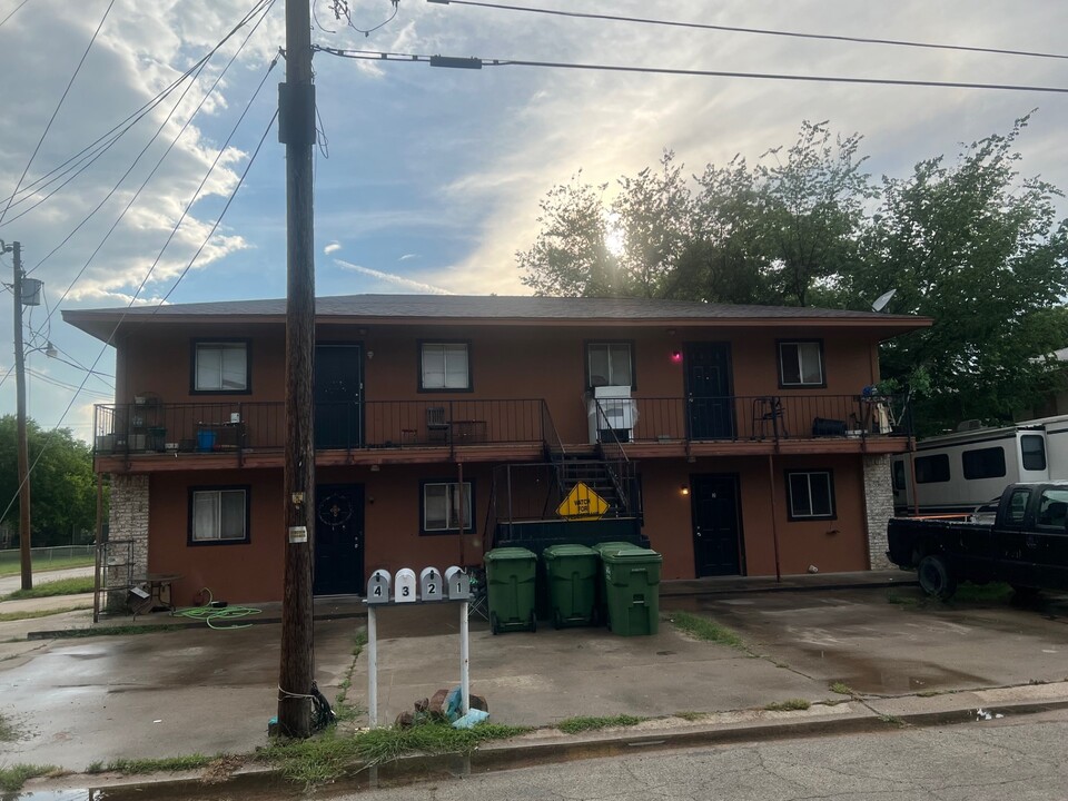 1801 NE 1st Ave in Mineral Wells, TX - Building Photo