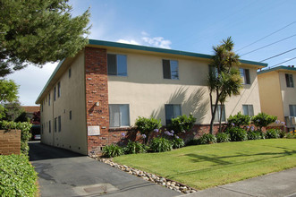 1358-1368 Reeve St in Santa Clara, CA - Foto de edificio - Building Photo