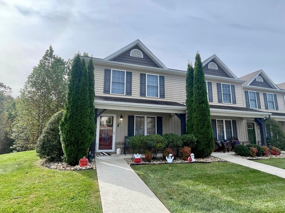 20 Gloucester Dr in Lynchburg, VA - Building Photo