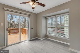 45550 Whitcomb Square in Sterling, VA - Building Photo - Building Photo