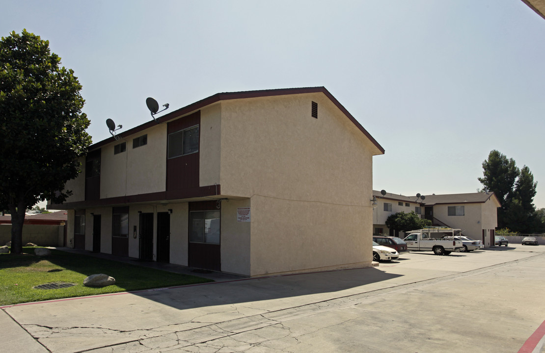 16535 Randall Ave in Fontana, CA - Building Photo