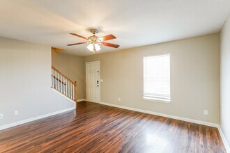 143 Howard Woody Dr in La Vergne, TN - Building Photo - Building Photo