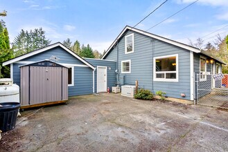 3311 Gull Harbor Rd NE in Olympia, WA - Building Photo - Building Photo