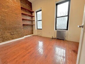 32 Garnet St in Brooklyn, NY - Building Photo - Building Photo