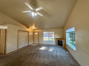 21356 Pelican Dr in Bend, OR - Building Photo - Building Photo