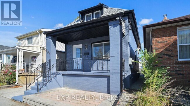 685 Jane St in Toronto, ON - Building Photo - Building Photo