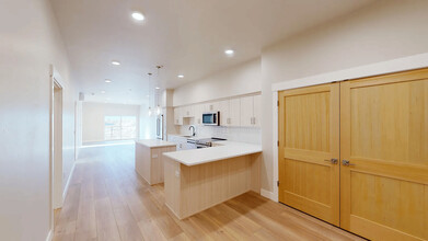 Westmount Luxury Apartment Homes in Redmond, OR - Foto de edificio - Building Photo