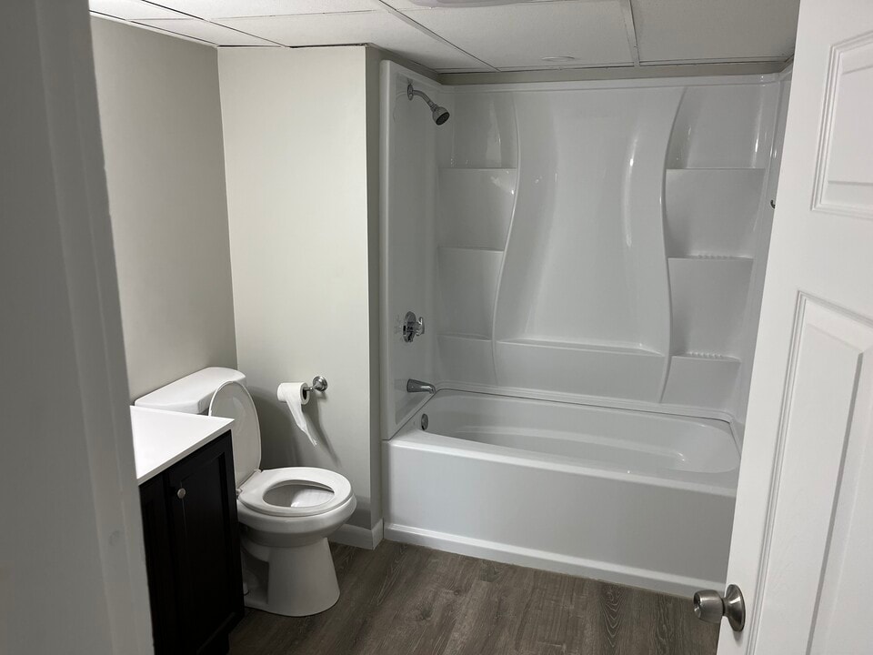 422 Reservoir St, Unit E in Norton, MA - Building Photo