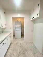 5534 1/2 Kester Ave, Unit 5534 1/2 in Sherman Oaks, CA - Building Photo - Building Photo