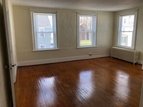 43 1st St, Unit 2L in Waterford, NY - Building Photo - Building Photo