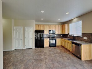 451 Baler Ct in Brighton, CO - Foto de edificio - Building Photo